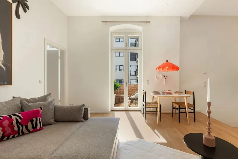 Moderne 2-Zimmer-Neubauwohnung mit gemütlichem Balkon in beliebter Lage von Friedrichshain — photo 1
